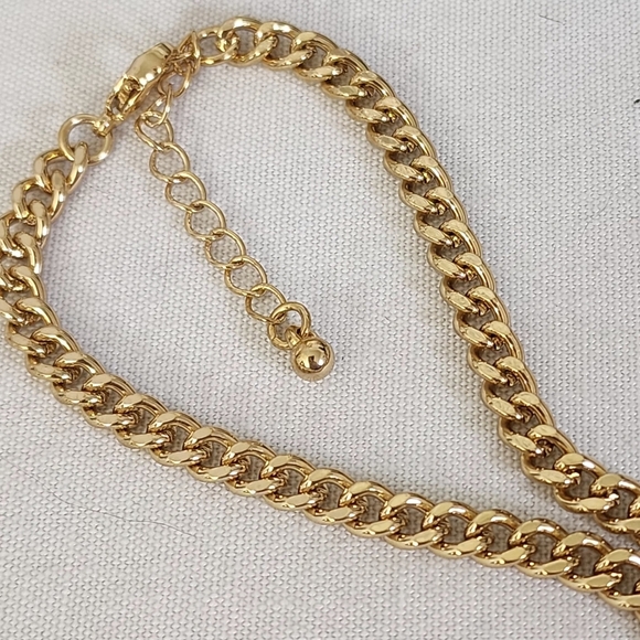 Gold and Black Floral Bid Necklace and Teardrop Earrings Set - Picture 11 of 11